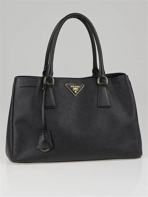 Sabbia Saffiano Lux Leather Small Tote Bag BN1874